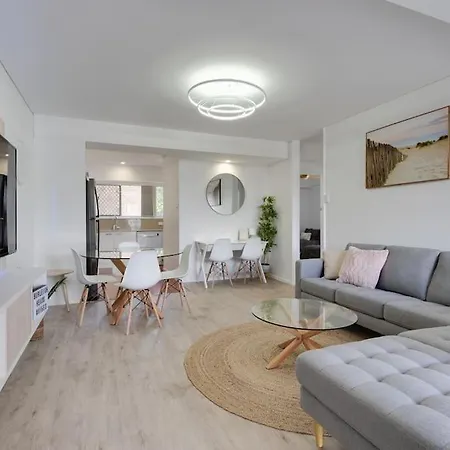 Burleigh Point Beach Vibes Stylish And Modern Gold Coast Exterior photo